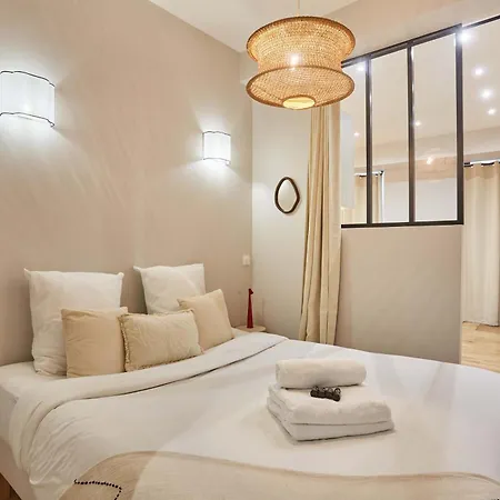 Superb 1 Bedroom Center Of By Prestige Parigi