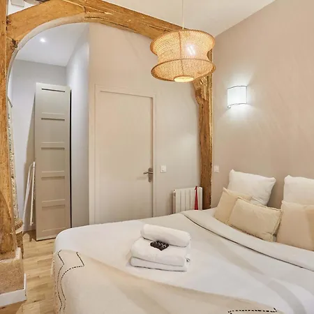 Superb 1 Bedroom Center Of By Prestige Appartamento