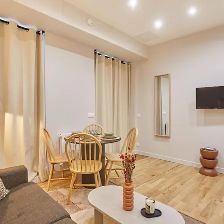 Superb 1 Bedroom Center Of By Prestige Parigi