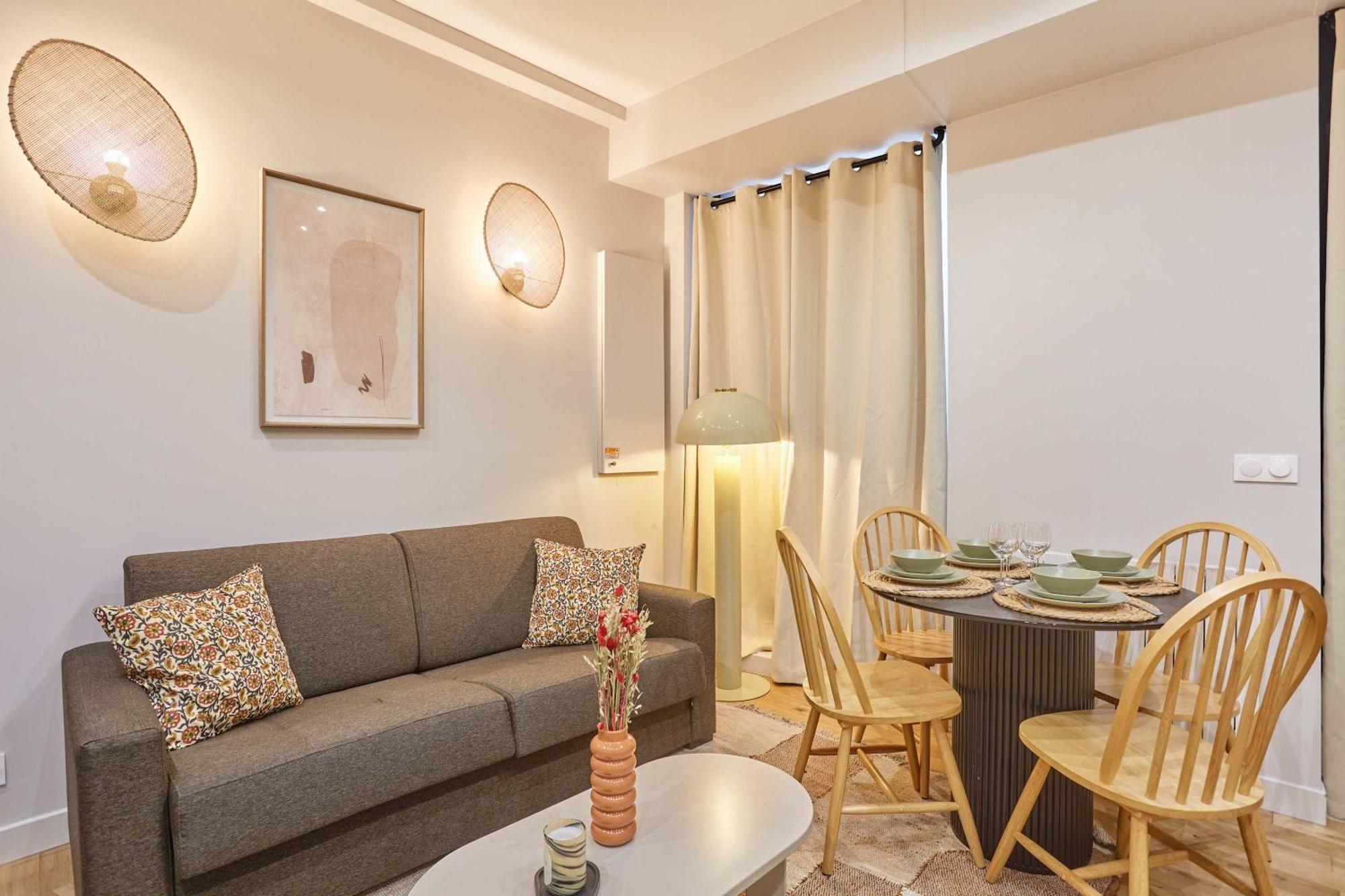 Superb 1 Bedroom Center Of By Prestige Appartamento