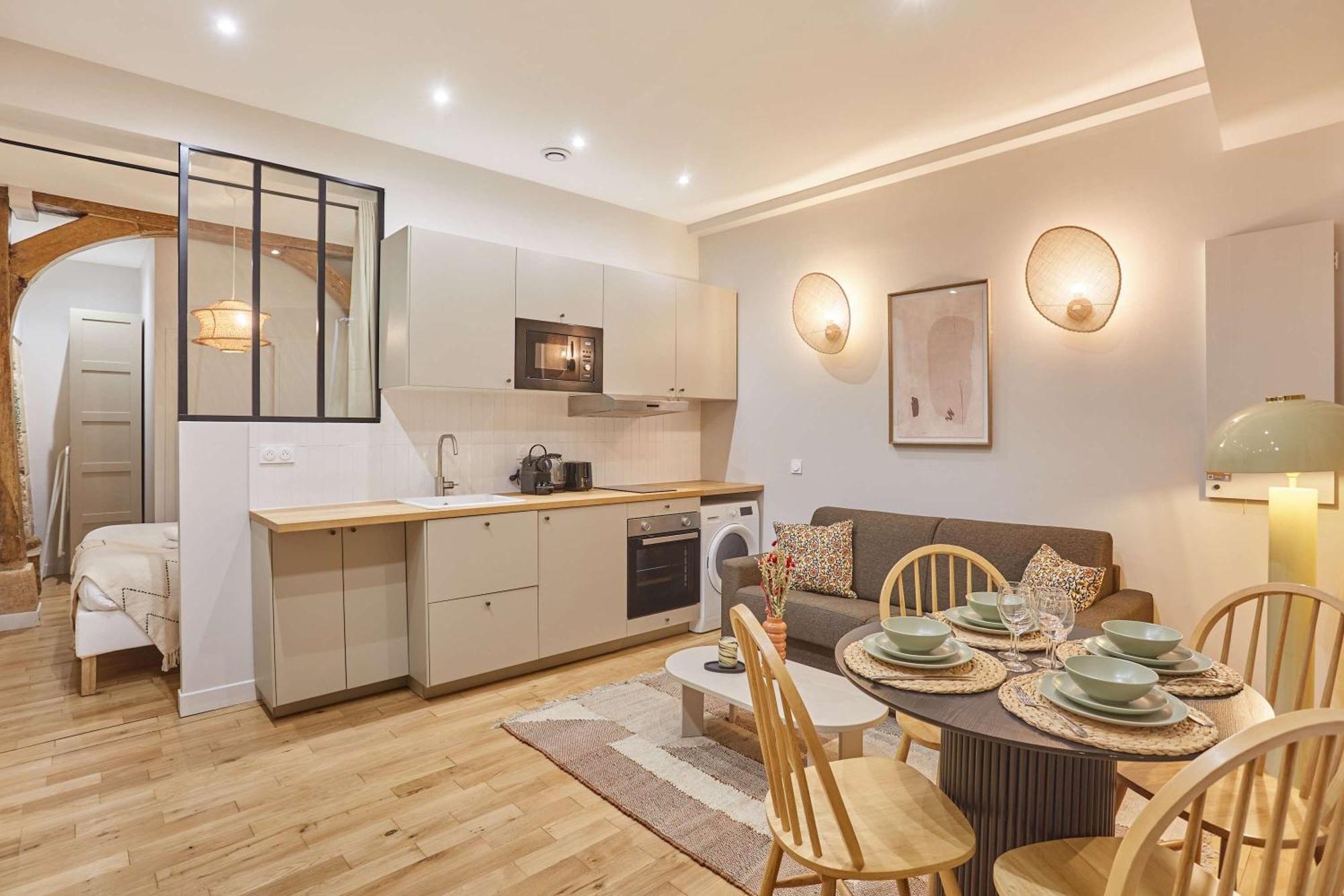 Superb 1 Bedroom Center Of By Prestige Appartamento *