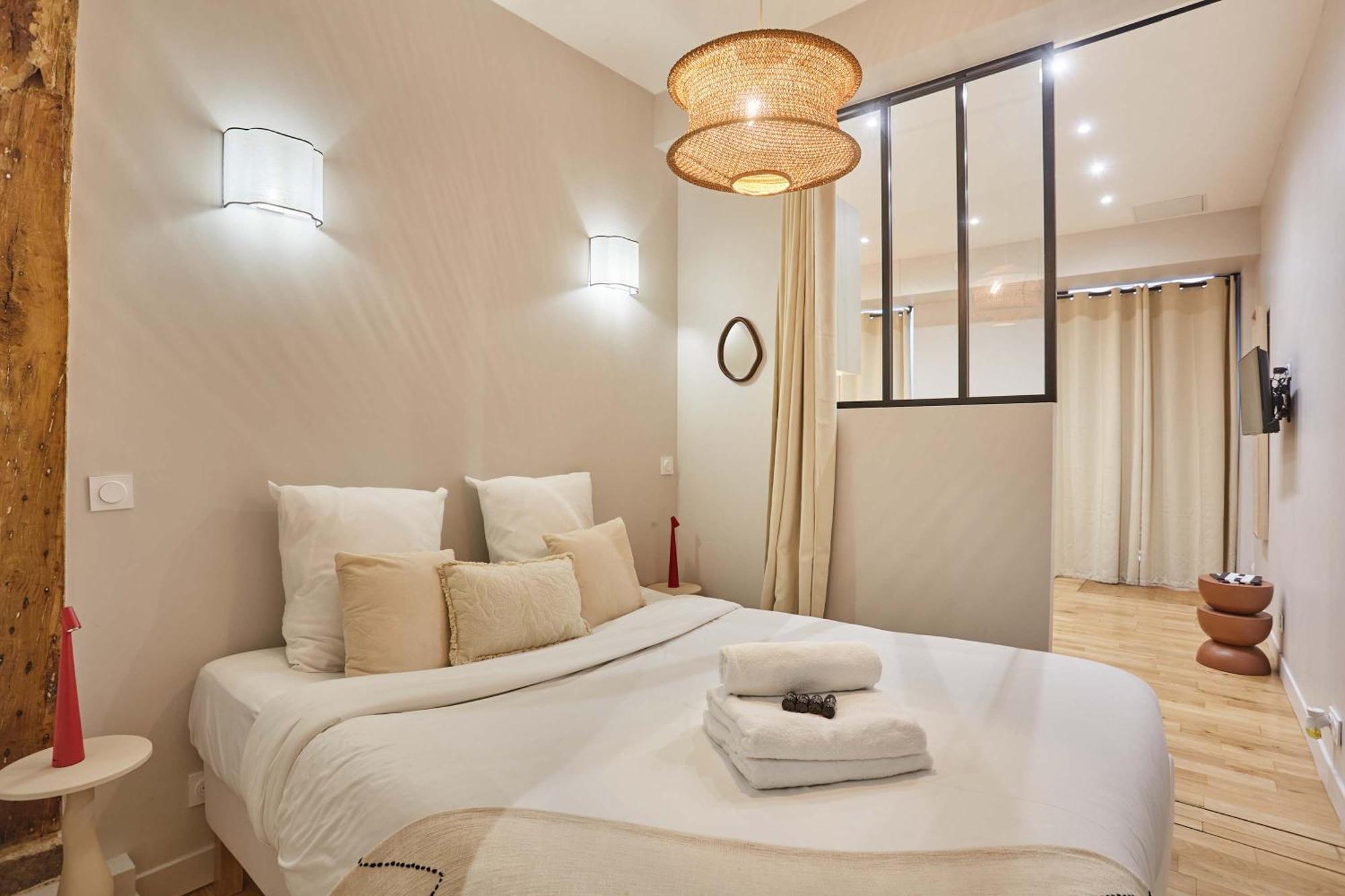 Superb 1 Bedroom Center Of By Prestige Appartamento